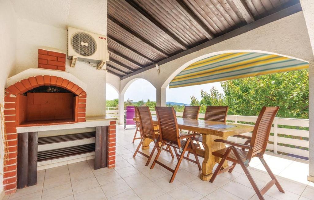 Apartments Vesna Пинезичи Экстерьер фото