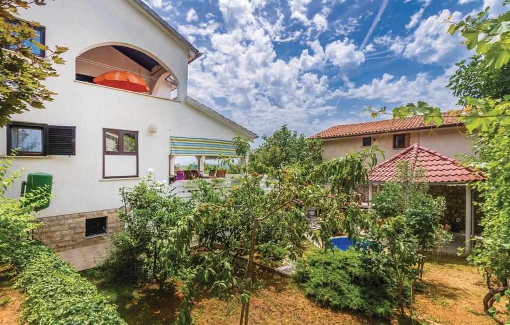 Apartments Vesna Пинезичи Экстерьер фото