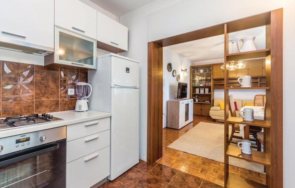 Apartments Vesna Пинезичи Экстерьер фото