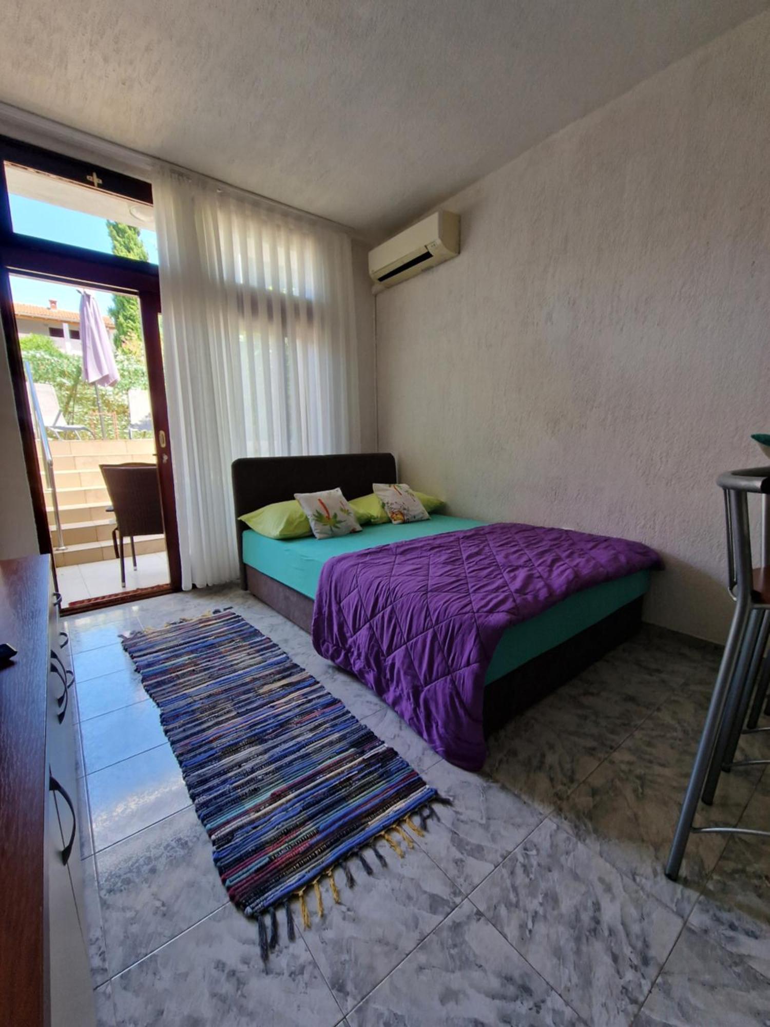 Apartments Vesna Пинезичи Экстерьер фото