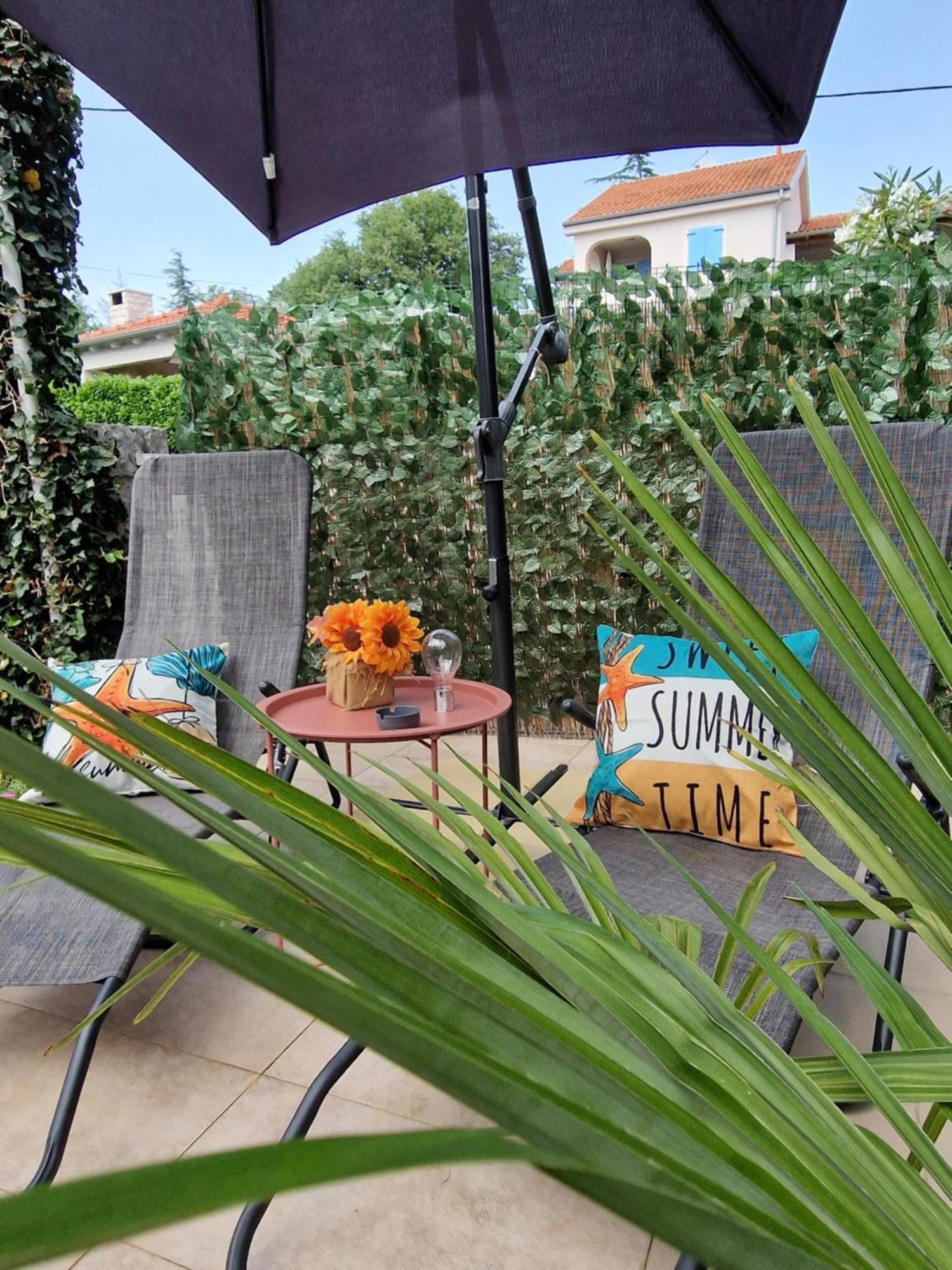 Apartments Vesna Пинезичи Экстерьер фото