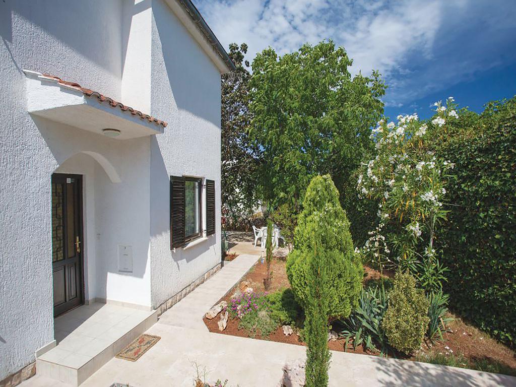 Apartments Vesna Пинезичи Экстерьер фото