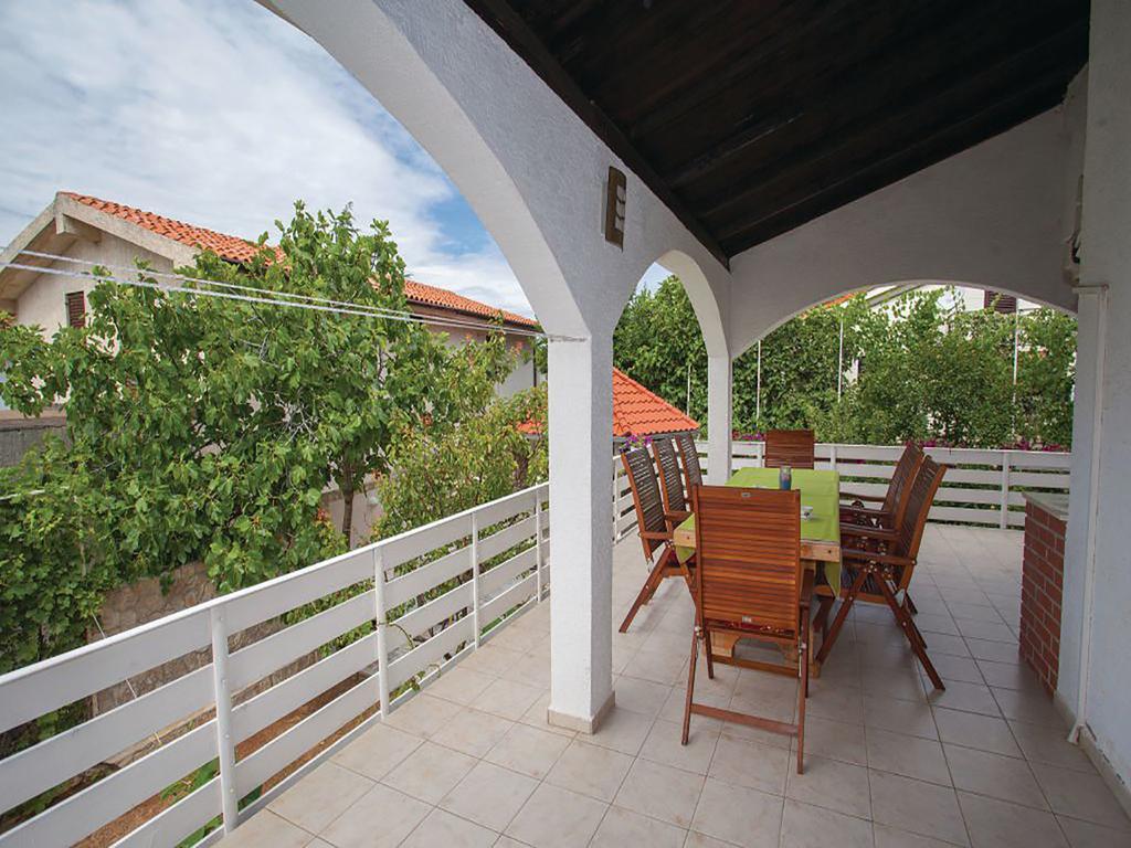 Apartments Vesna Пинезичи Экстерьер фото