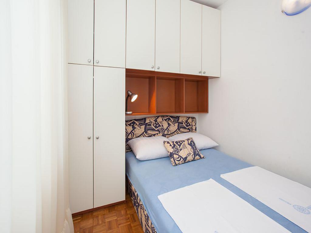 Apartments Vesna Пинезичи Экстерьер фото